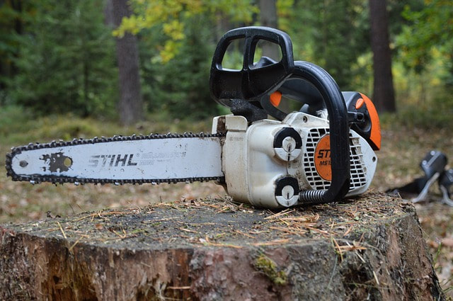 A well used chainsaw